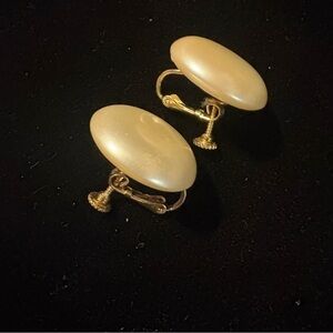 Vintage Marvella Cream Clip-On Adjustable Earrings